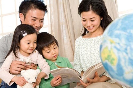 Đĩa video- dạy cho bé từ thuở còn thơ.