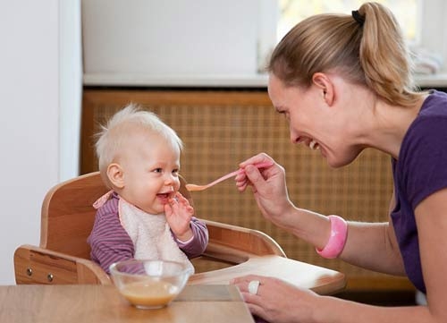 Những nhóm thực phẩm mùa hè mẹ nên cho bé ăn